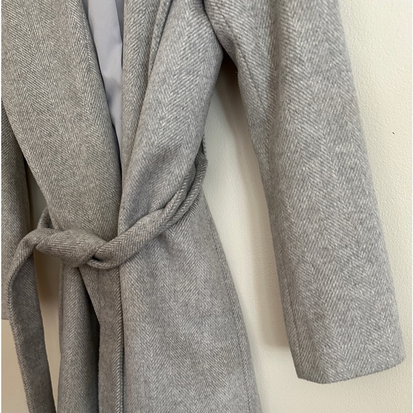 Ann Taylor Herringbone Shawl Collar
Wrap Coat in gray. Petite XS. - Picture 13 of 16